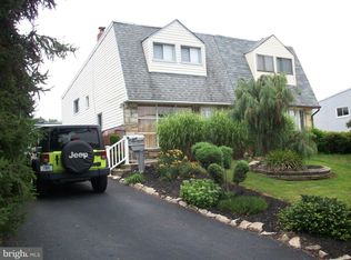 1026 Tomlinson Rd, Philadelphia, PA 19116