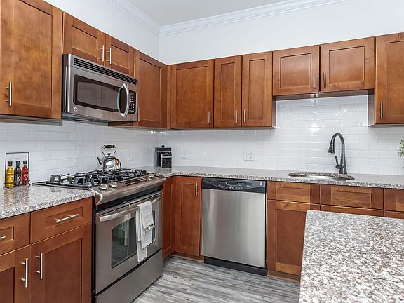 3rd image of 25 Glenbrook Rd #332