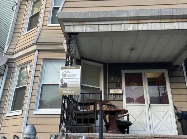 210 Claremont Avenue image 1 of 15