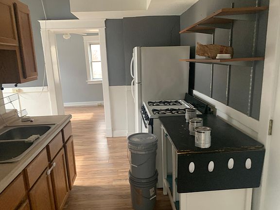 4th image of 2317 Bellevue Ave #2S