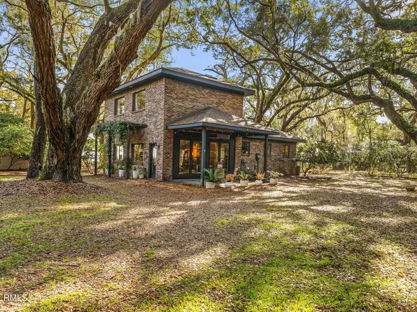 8 Saltwind Drive, St. Helena Island, SC 29920