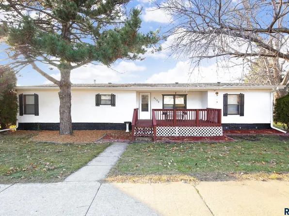 6100 W Canary Pl, Sioux Falls, SD 57107