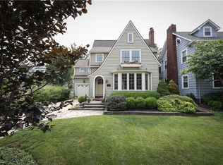 201 Buckingham Rd, Rocky River, OH 44116