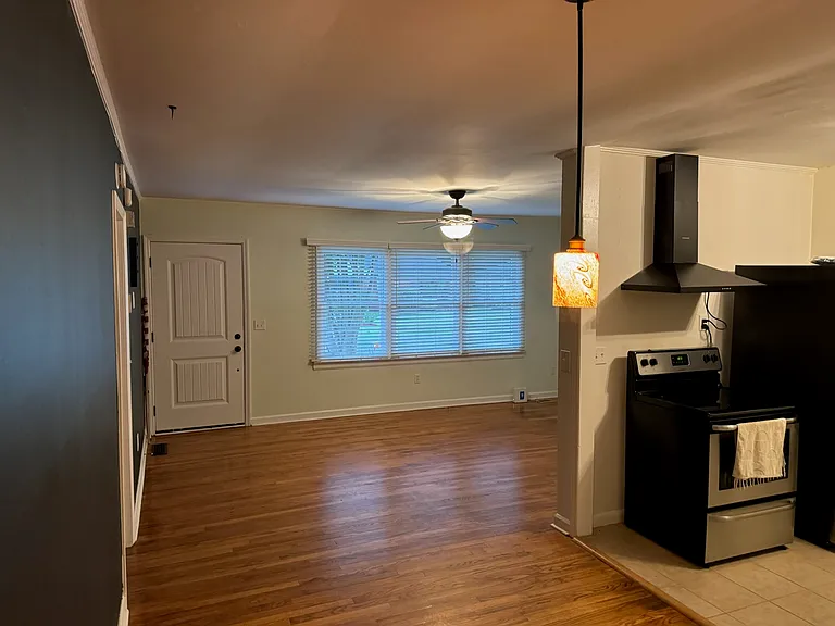 320 Cessna Ave — Photo 7