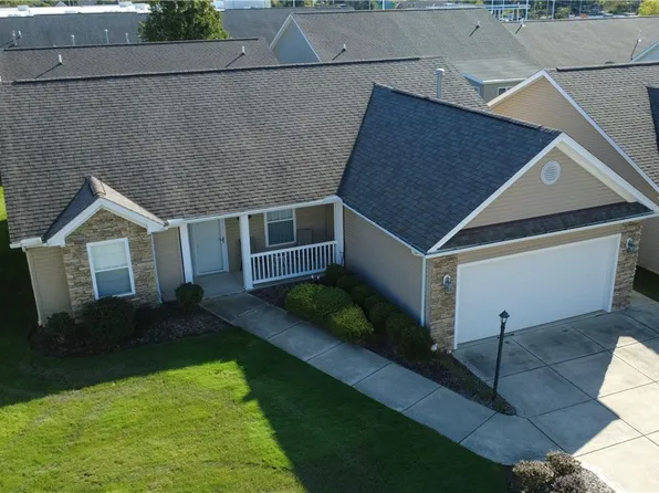 230 Falling Leaf Dr, Seven Hills, OH 44131