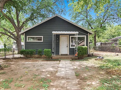 1111 Saint Edwards St Photo 1