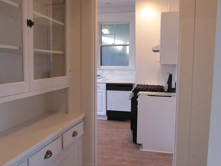 3100 Vanderbilt Pl #1 — Photo 6