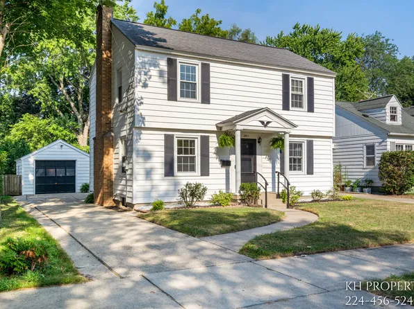 2011 Emerald Ave NE, Grand Rapids, MI 49505