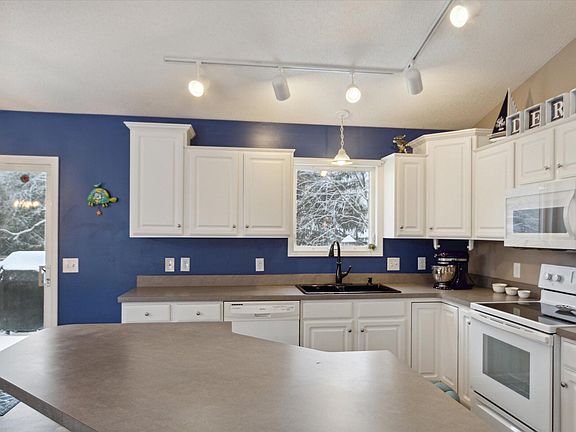 5th image of 4025 Evergreen Dr