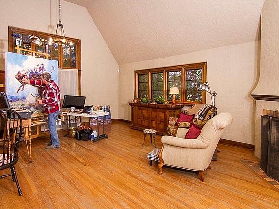 2nd image of 2420 2nd Ave N