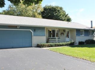 117 W Ridge Cir, Cambridge, WI 53523
