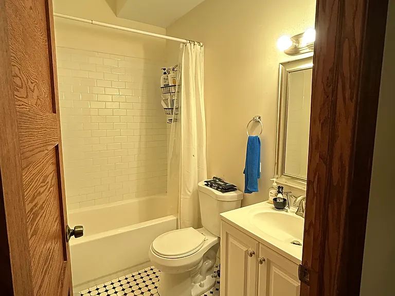 1920 Maple Ave #1 — Photo 3