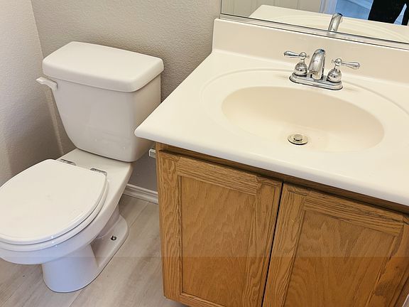 3rd image of 8161 Amphora St