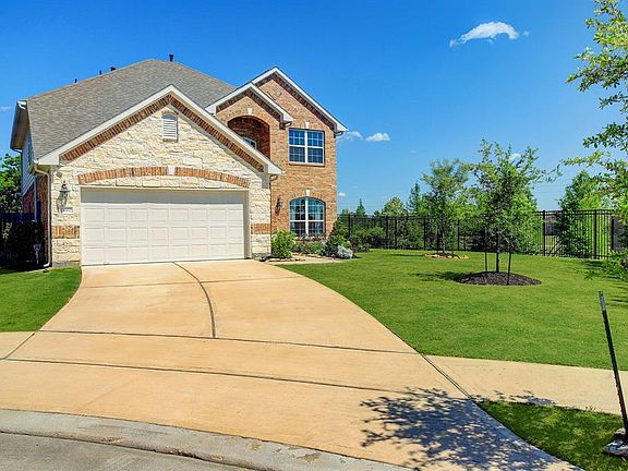 Wait until you see how clean and neat this home is! True pride of ownership and care of the home It is Immaculate!