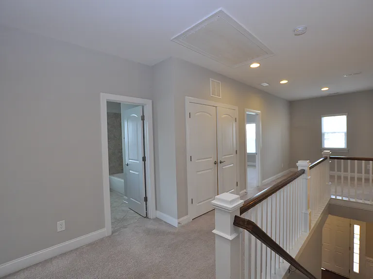 1004 Sterling Dr — Photo 26