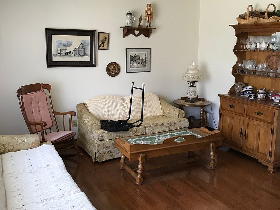 Living room 13.6x18.5