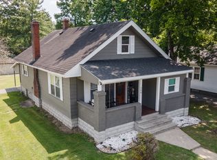 200 S 8th St, Herrin, IL 62948