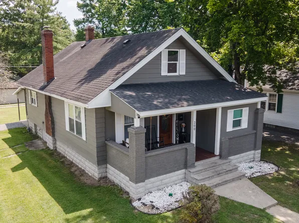 200 S 8th St, Herrin, IL 62948