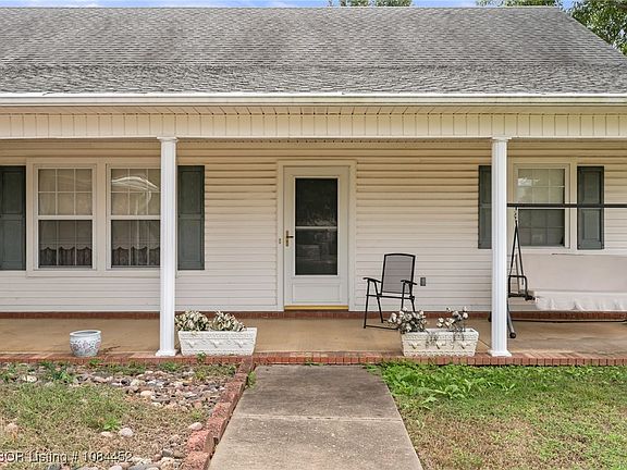 2nd image of 1704 Broaddrick Ln