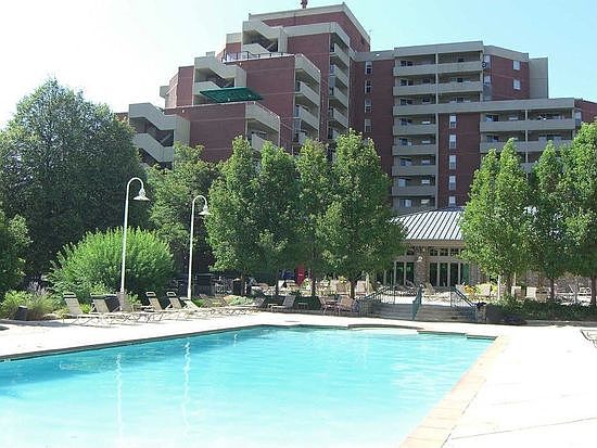 Parkway Pool