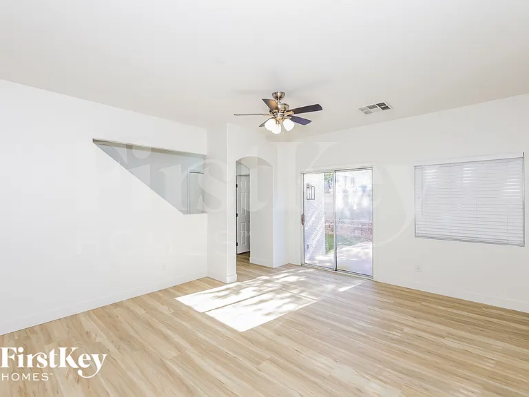 5980 Gentleslope St — Photo 3