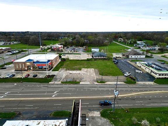 3rd image of 640 E Pershing Rd