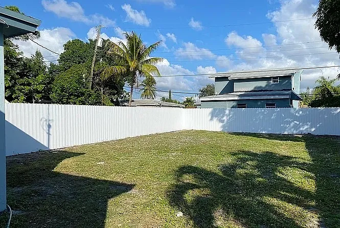 4 bed, 2.5 bath, 1600 sqft, $3,500 — Photo 3