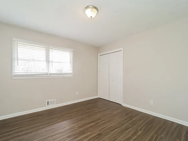 970 Kathryn Ct — Photo 12