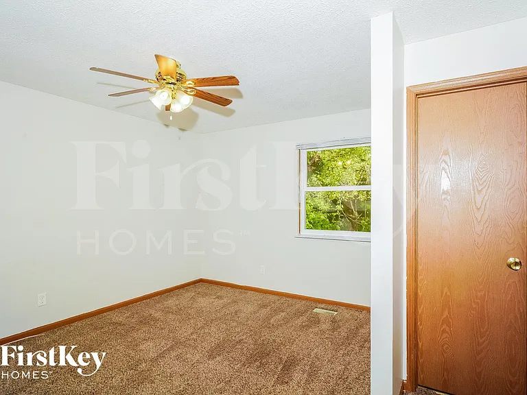 8631 Pleasant Creek Ct — Photo 10