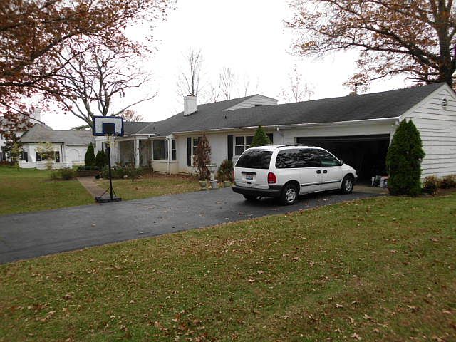 1st image of 711 Watch Hill Ln