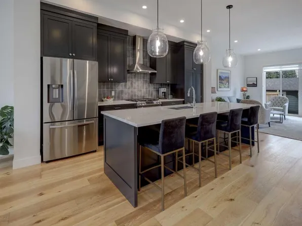 3337 E 41st St SW, Calgary, AB T3E 3L7