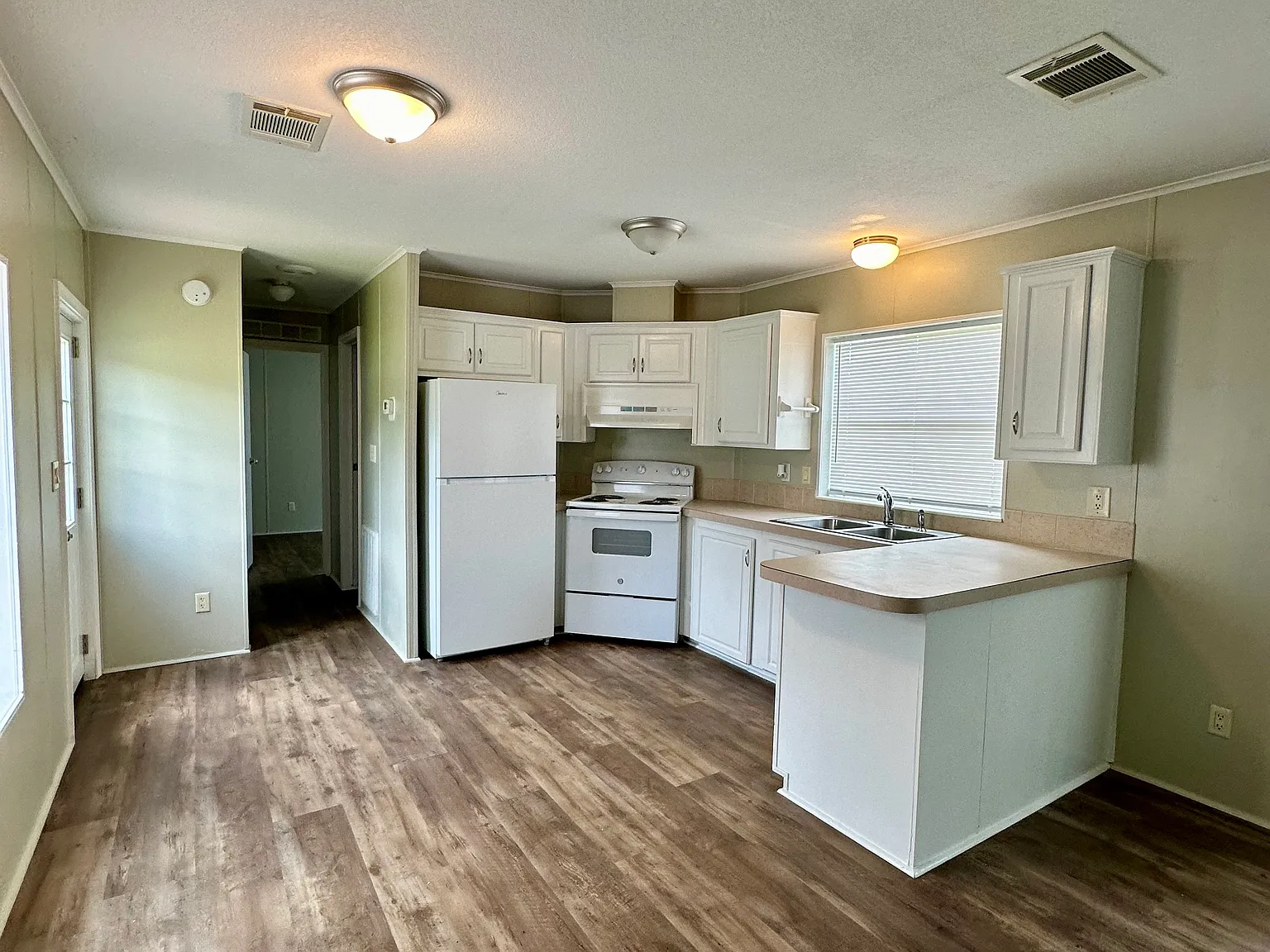 2 bed, 672 sqft, $1,000 — Photo 4