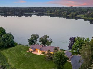 4 W Shore Rd, North Oaks, MN 55127