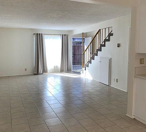 4th image of 3105 E 4th St #3-3105-03