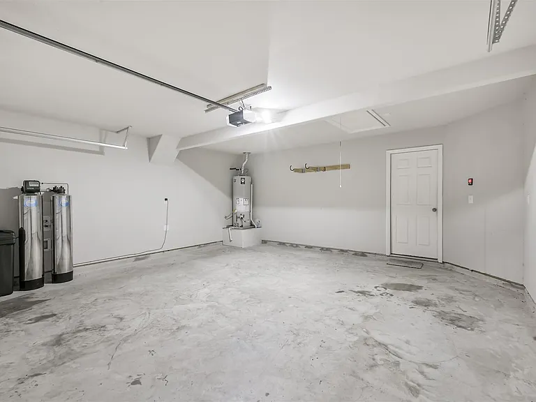 2135 Twisted Cedar Ct — Photo 30