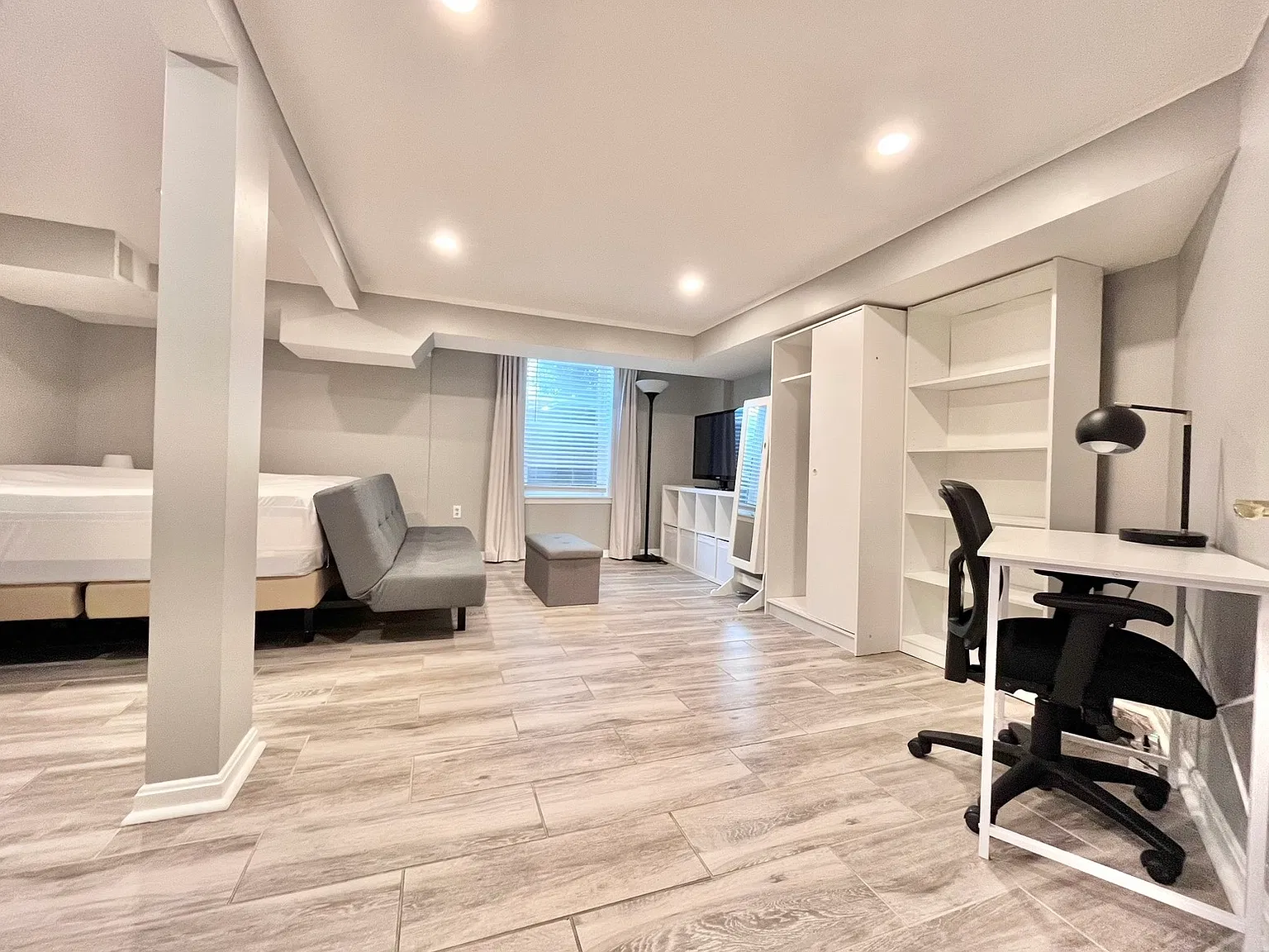 10317 Haywood Dr — Photo 2