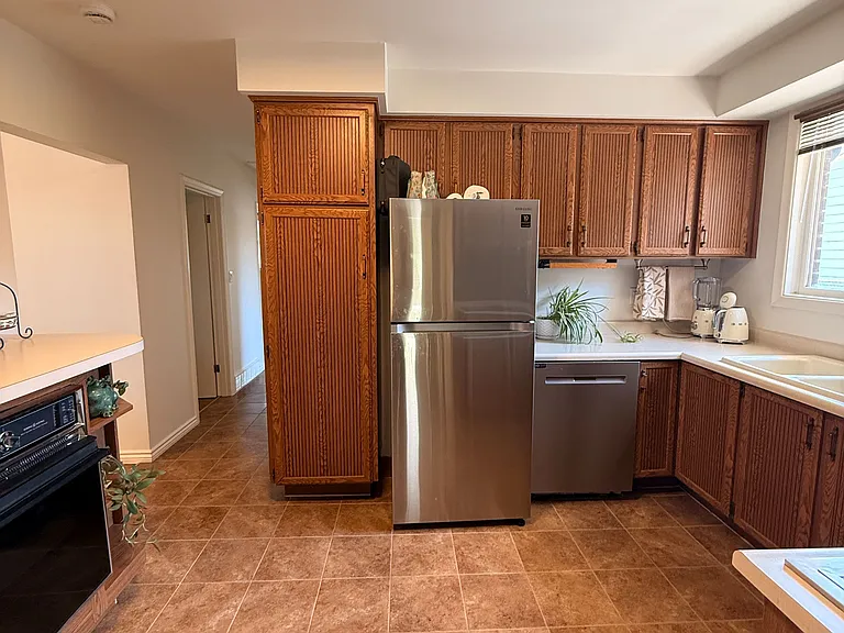 31 Brenlyn Ct #UPPER — Photo 9