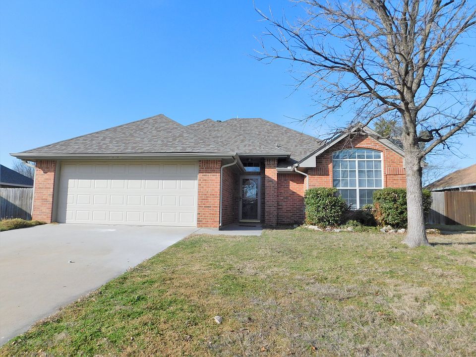 1st image of 208 White Wing Dr