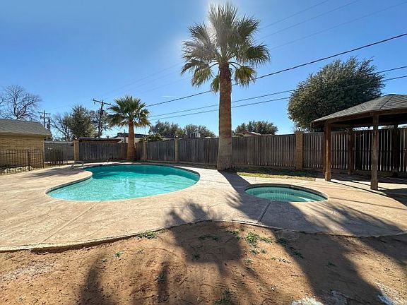 2nd image of 1609 Idlewood Ln