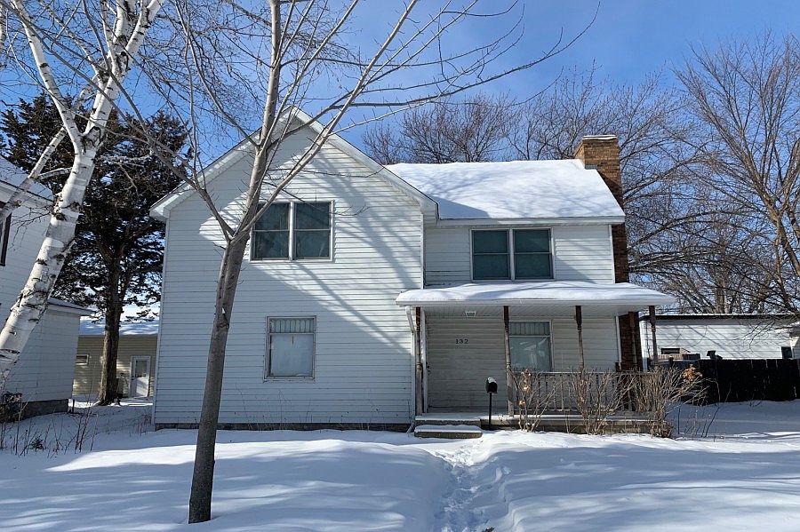 1st image of 132 Meridian St S