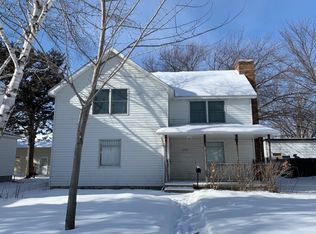 132 Meridian St S, Belle Plaine, MN 56011
