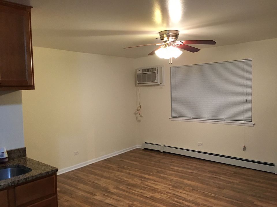 2nd image of 3001 Prairie St APT 2