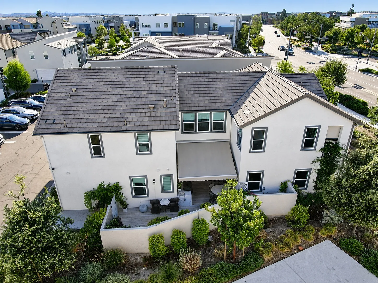 4 bed, 4.5 bath, 3011 sqft, $7,000 — Photo 2