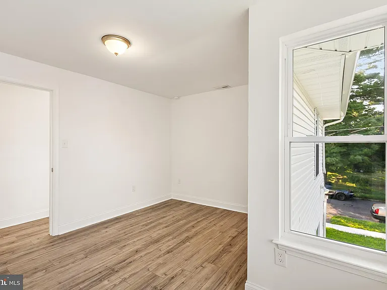 118 Turner St — Photo 25