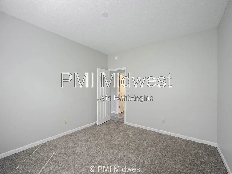 2526 Copper Hill Dr — Photo 15