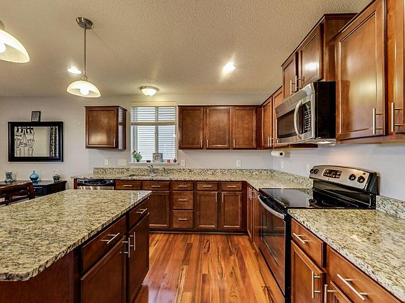 5th image of 12547 Quemoy St NE