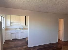 4928 E 60th Pl