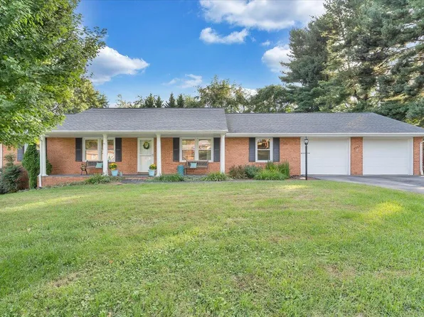 3930 Blandfield Dr, Vinton, VA 24179