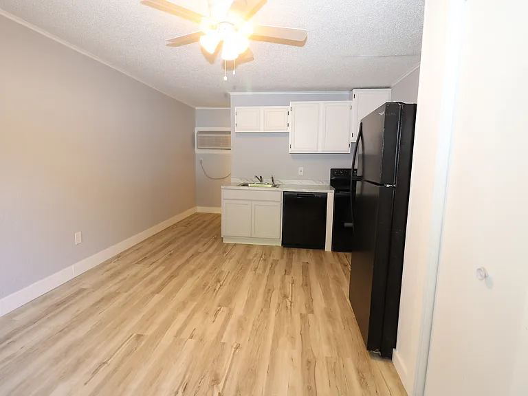 21 Larue St #11 — Photo 6