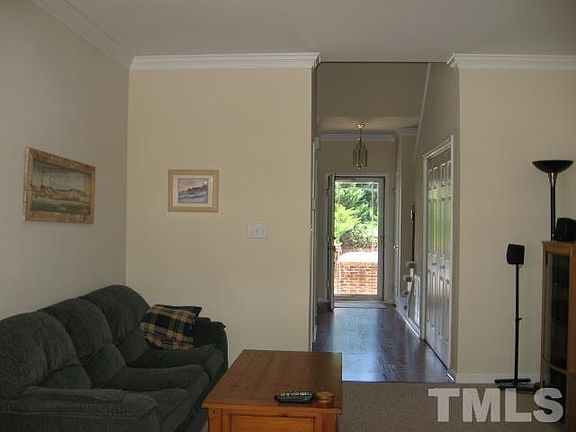 2nd image of 232 Vinca Cir